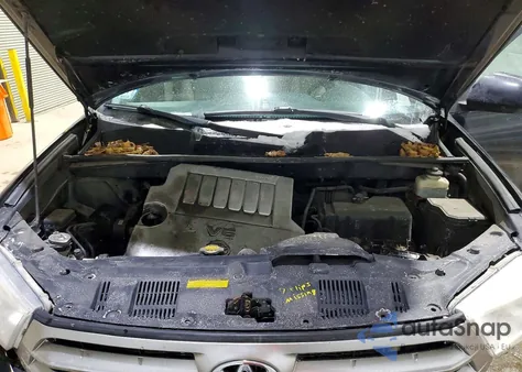 2013 Toyota Highlander Se z USA, uszkodzony, nr VIN 5TDBK3EH2DS250104